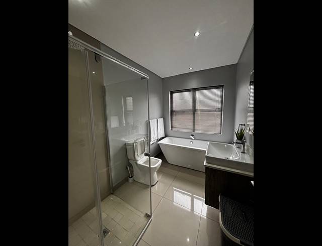 2 BEDROOM APARTMENT FOR SALE IN FOURWAYS